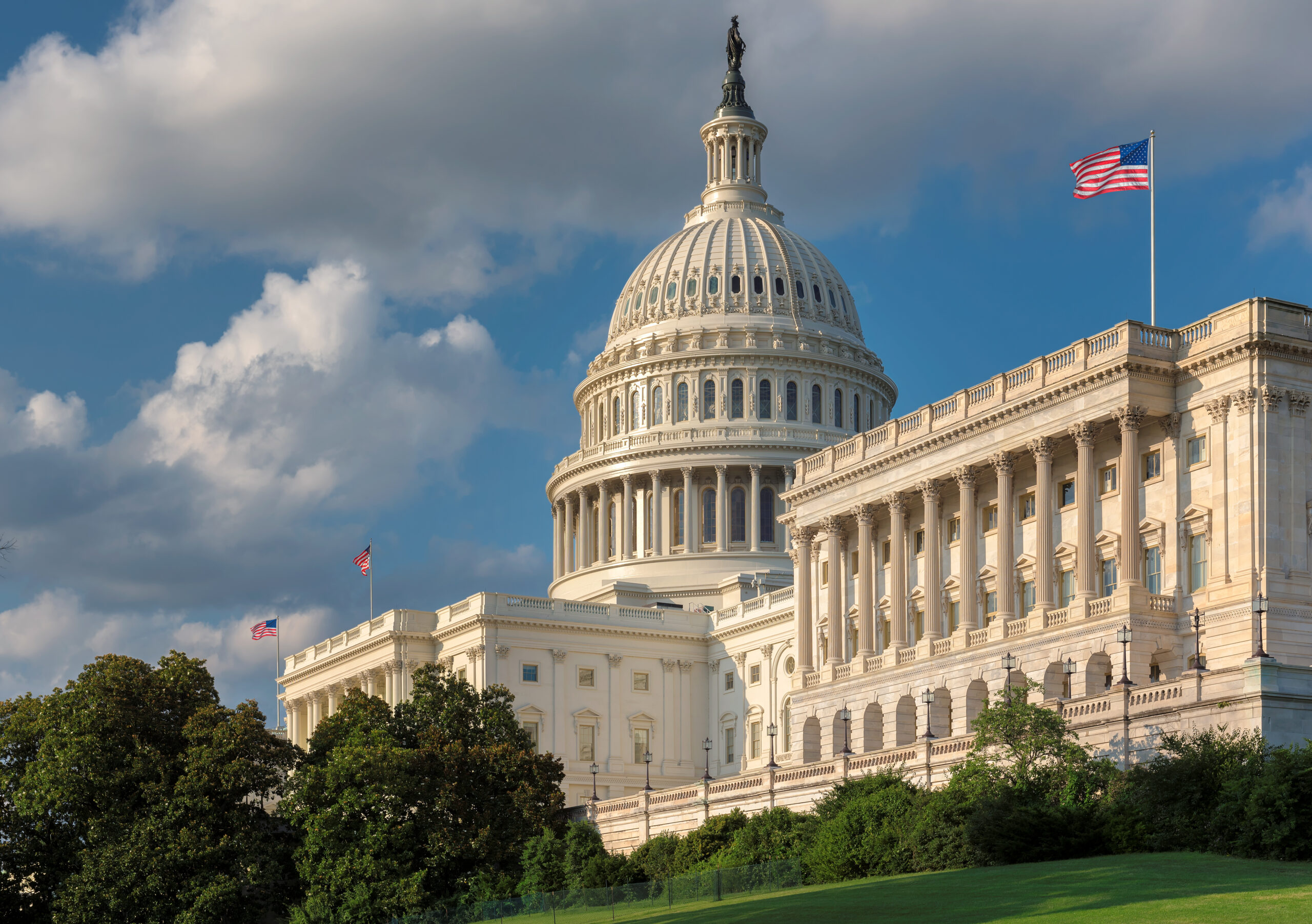 The capital of america is. Капитолий штата Вашингтон. Белый дом и Капитолий в Вашингтоне. Вашингтон округ Колумбия столица Соединенных Штатов Америки. Капитолий Вашингтон флаг США.